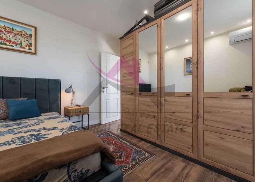 Продава се Тристаен апартамент в к.к. Св.Св. Константин и Елена - 102 кв.м за 3236 €/кв.м - Снимка #8