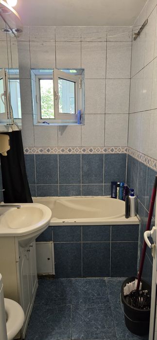 Apartament 3 camere,decomandat , zona Coressi Mall