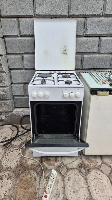 Газовая плита с духовкой
