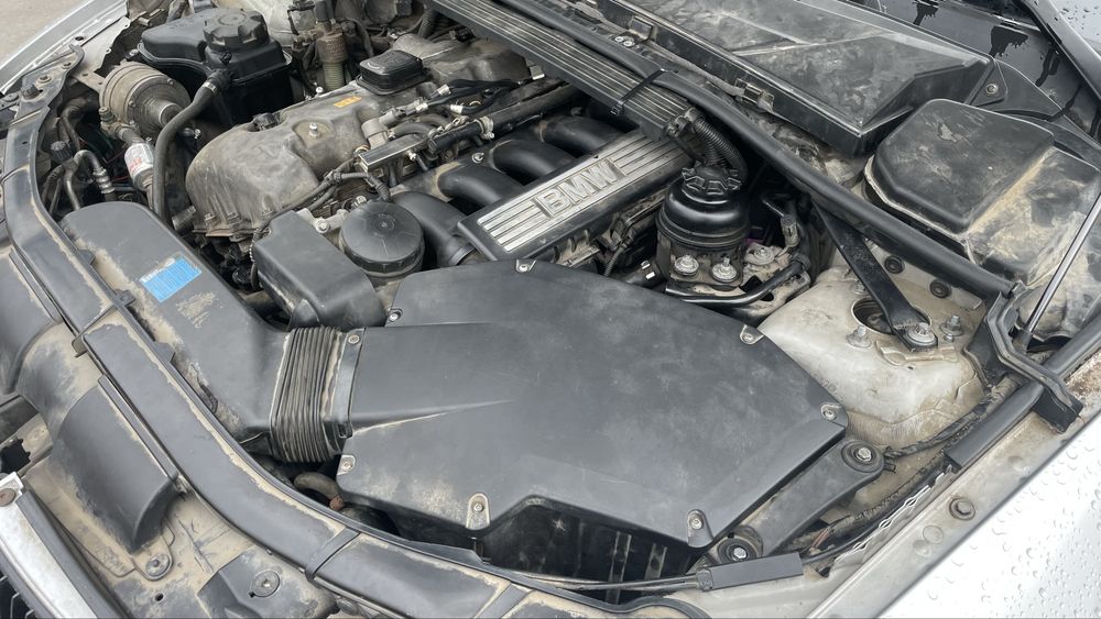 Продавам БМВ 325i.  XD
