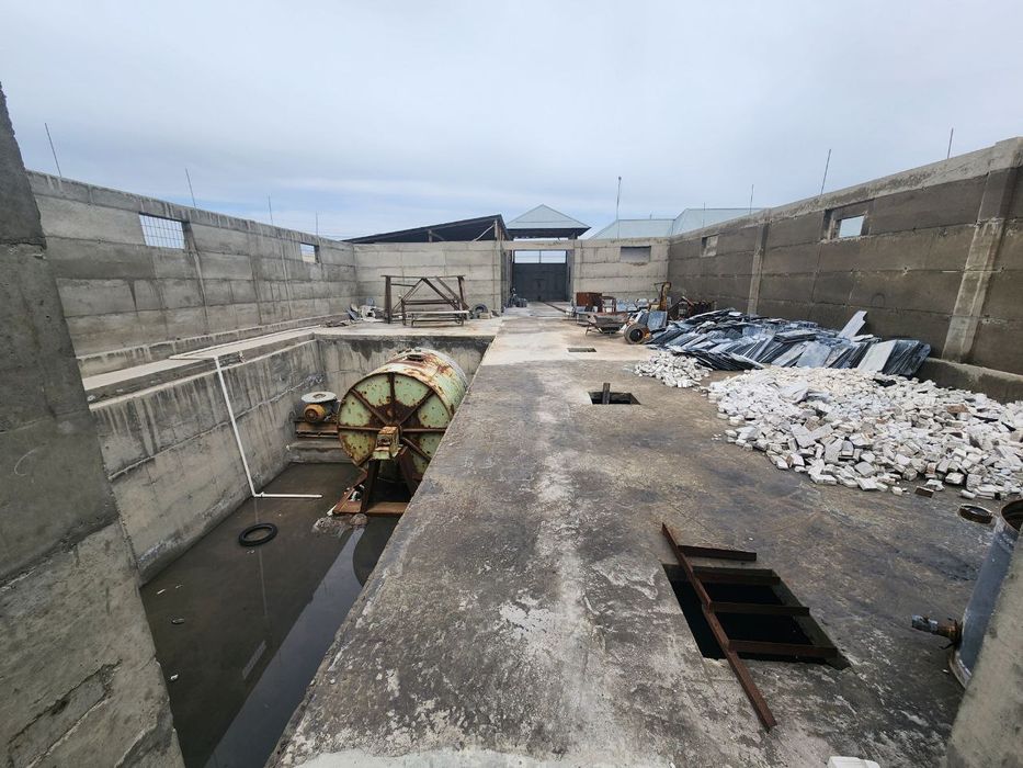 Ишлаб чиқариш учун қулай жой сотилади