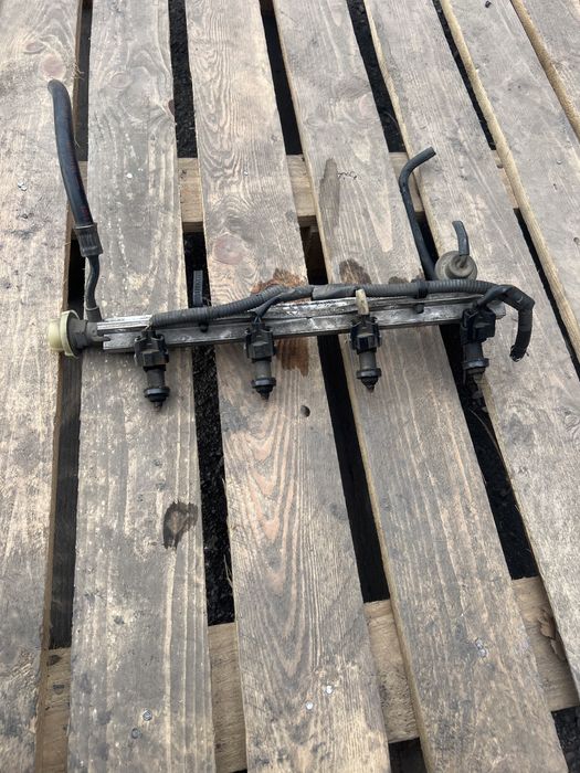 Форсунки на хонда 2.0  B20B