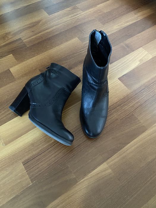 Ghete piele naturala marimea 38 negri