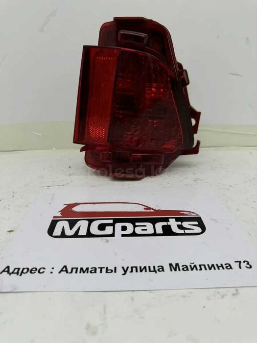 Катафот б/у оригинал на задний бампер от Lexus LX-570 15г и выше