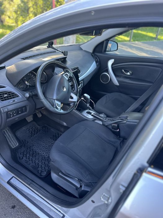 Vand Renault Fluence 2011 automat 2.0  benzina +GPL