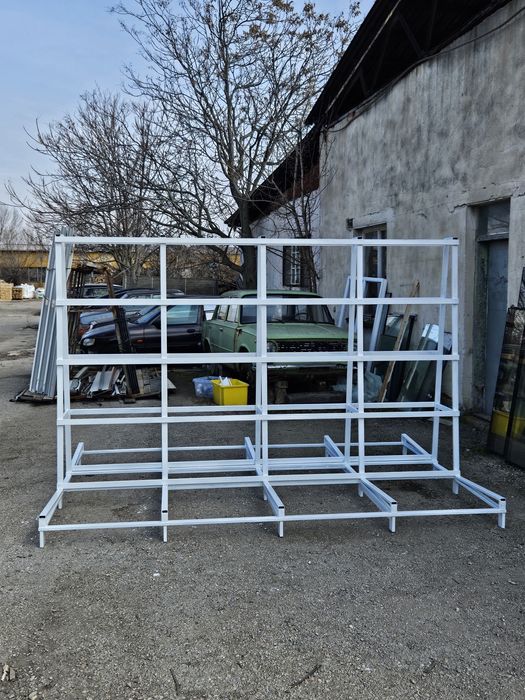 Пирамида за дограма