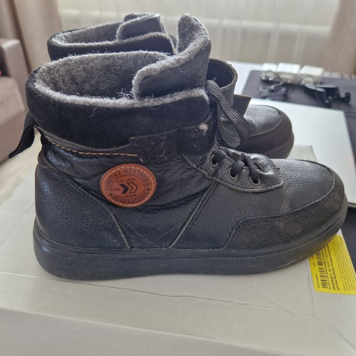 Продам детскую обувь