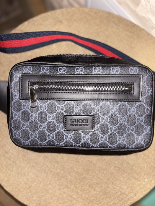 Чанта на GUCCI.