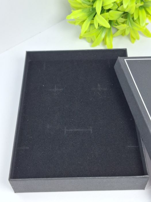 Подарочная коробка для украшений