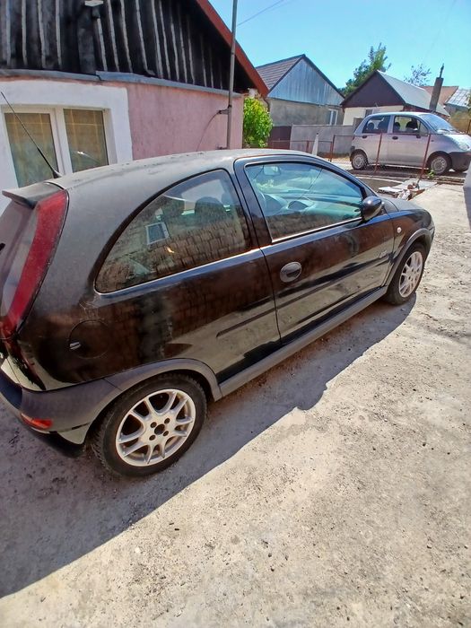 Vând opel corsa an 2002
