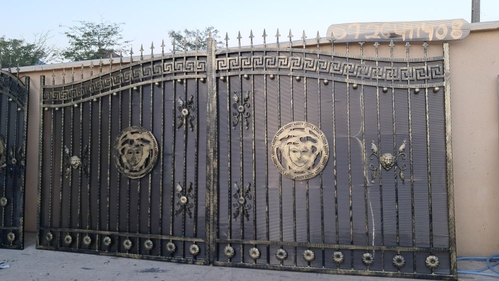 Vindem garduri si porti din fier forjat orice model