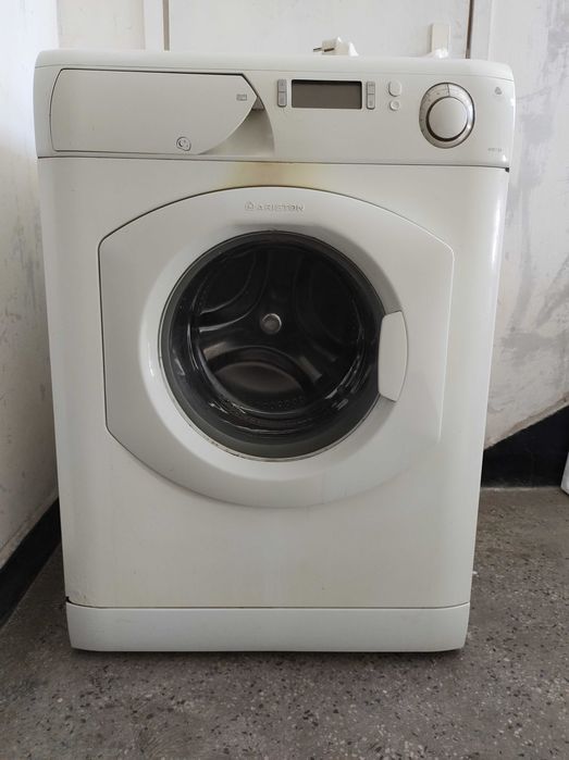 Пералня  ARISTON AVD 129