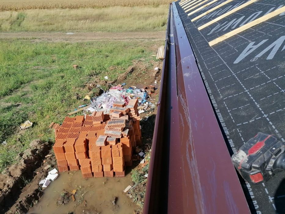 Reparatii acoperisuri montaj acoperis tigla ceramica jgheaburi pazie