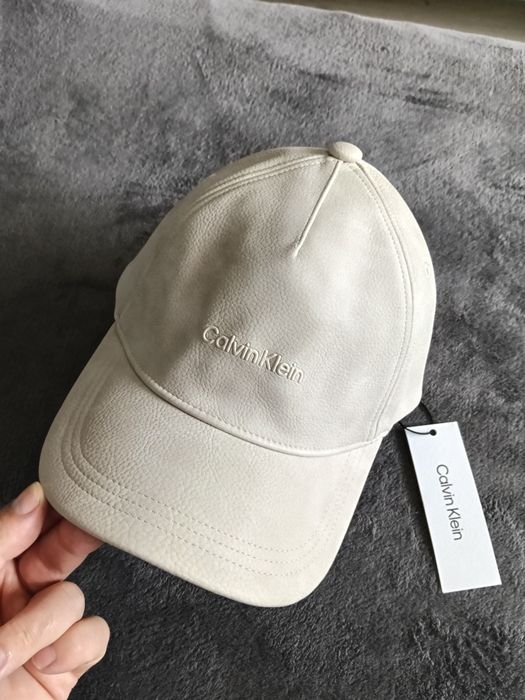 Calvin Klein Nubuck BB cap șapcă unisex culoare bej cu logo ștanțat mărime OS noua originala