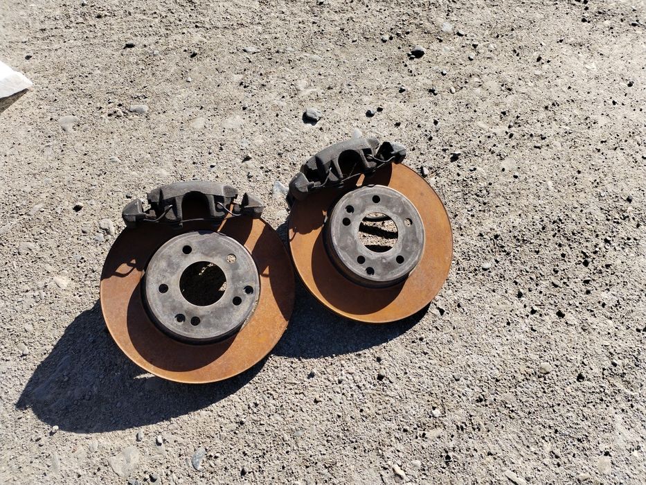 Тормозные диски комплект на 210 мерс