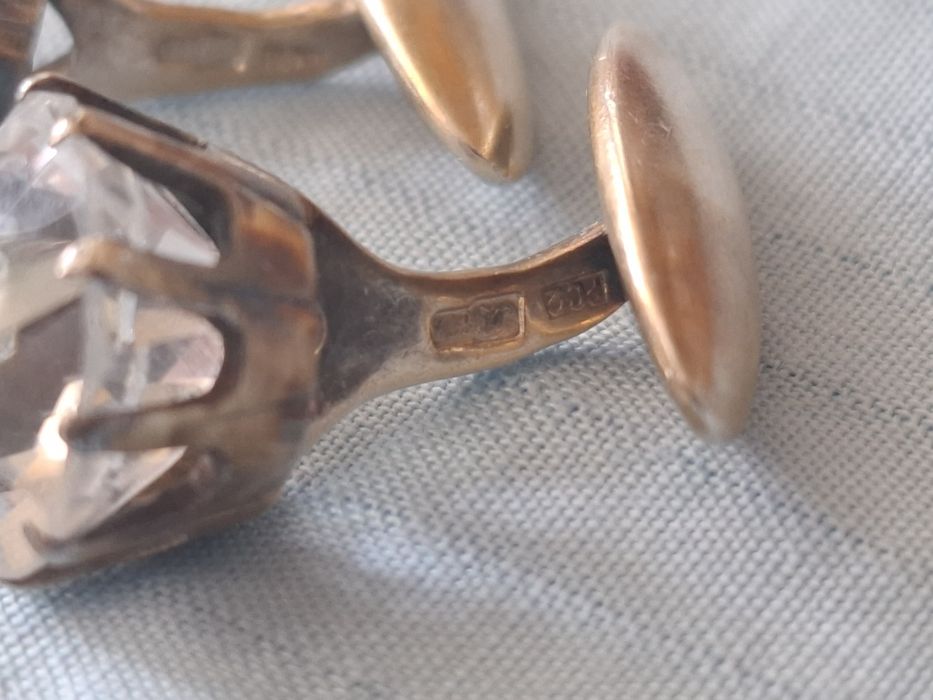 Запонки серебряные.