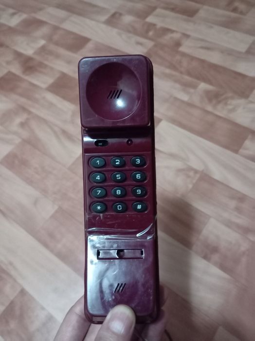 Продам телефоны .цены разные