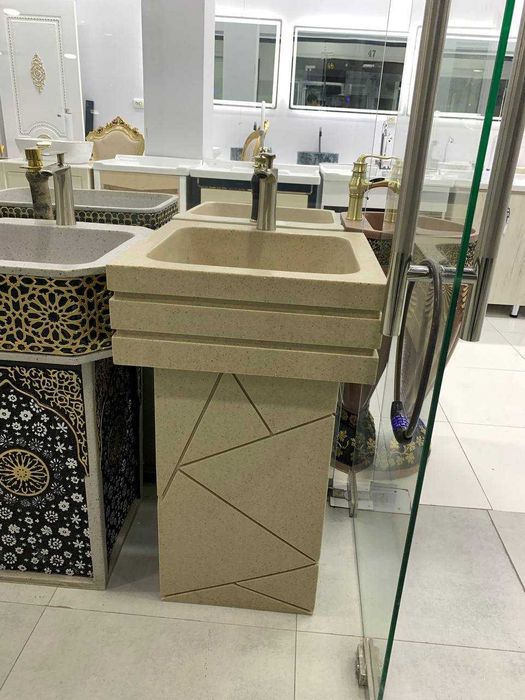 Quyma toshli rakvina