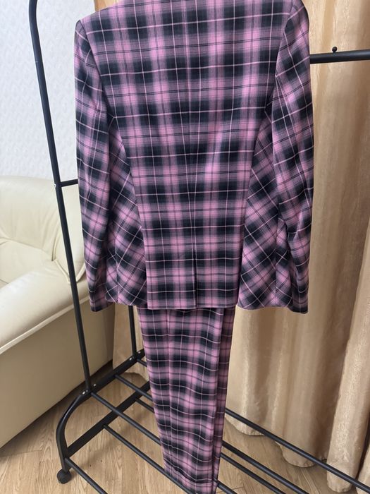 Брючные костюмы новые