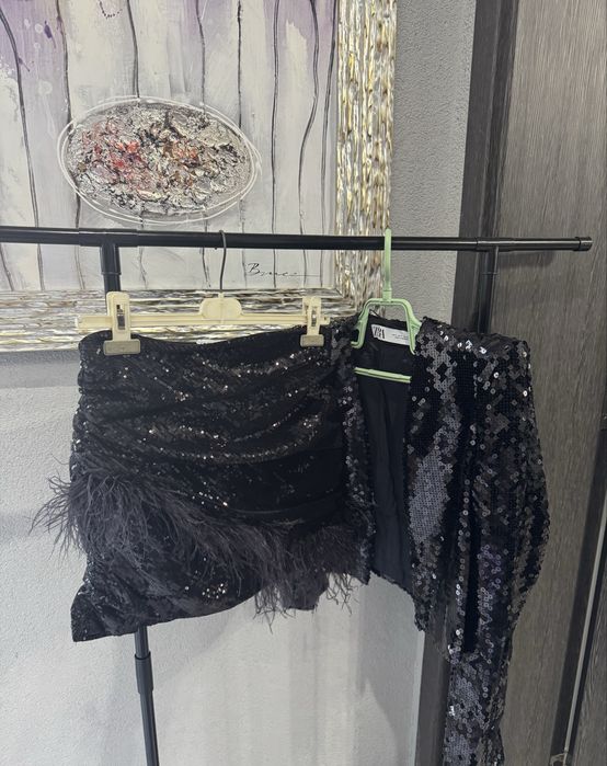 Комплект с пайети и пера ZARA