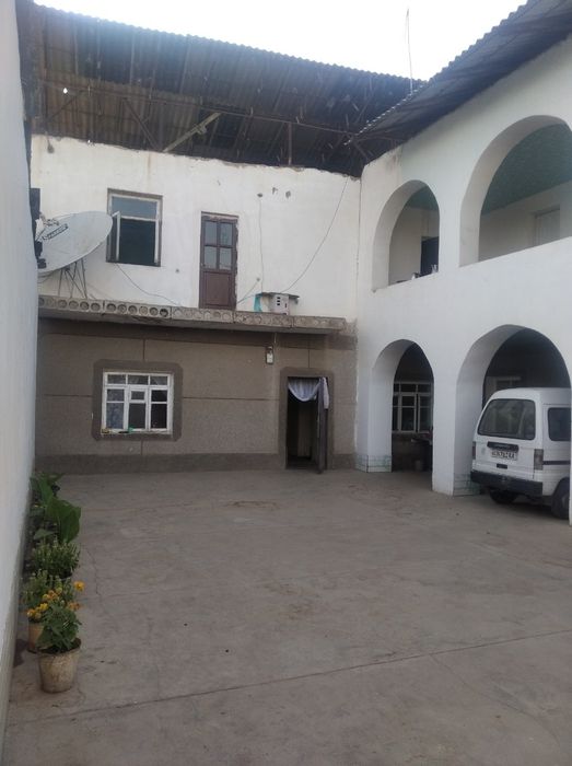 Uy sotiladi Sergeli Yangi hayot tumani 10 sotik 18 xona srocni sotilad