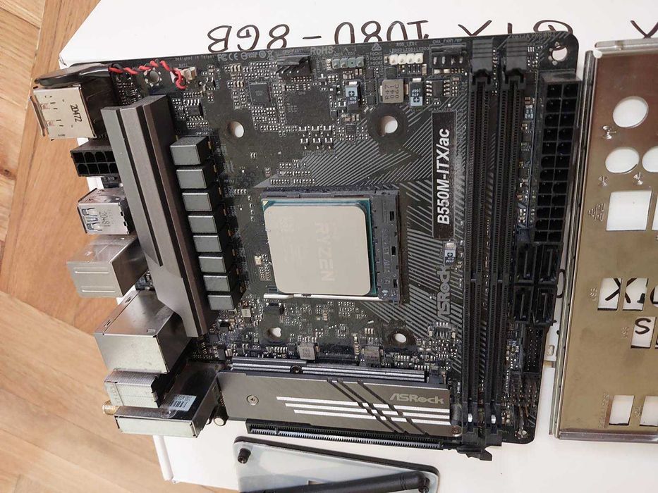 AMD Ryzen 5 5500 + AsRock B550M-ITX/AC Wi-Fi