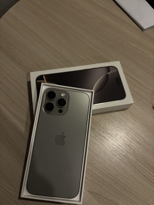 iPhone 16 Pro Max
