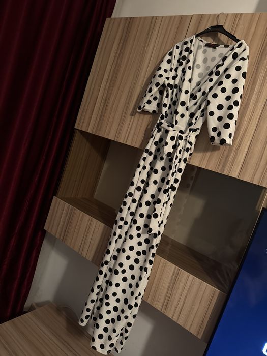 Salopeta alba cu buline negre