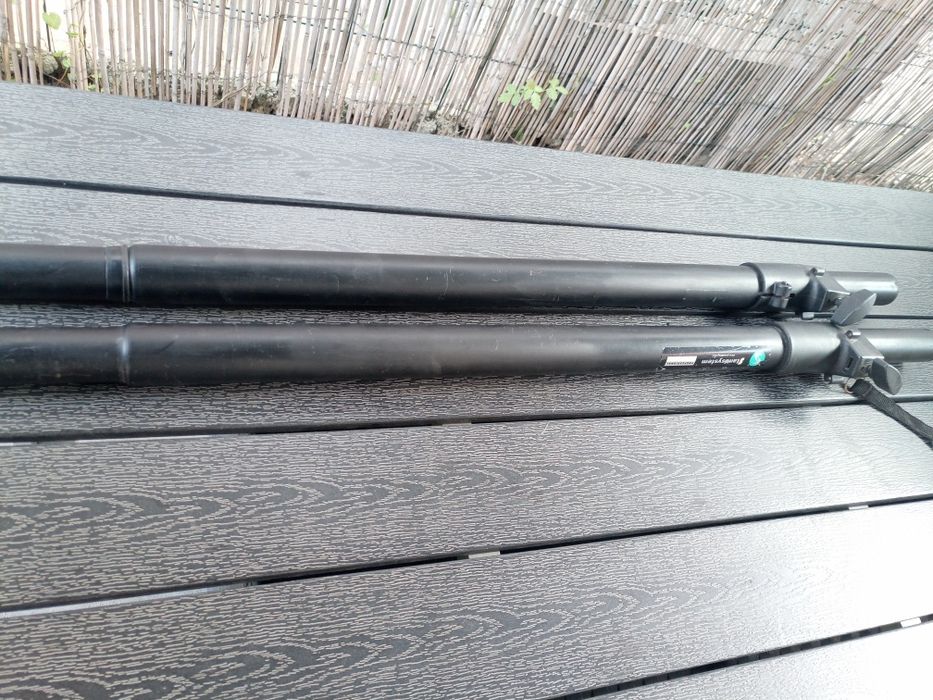 2 stative boxe ( de pe bass)