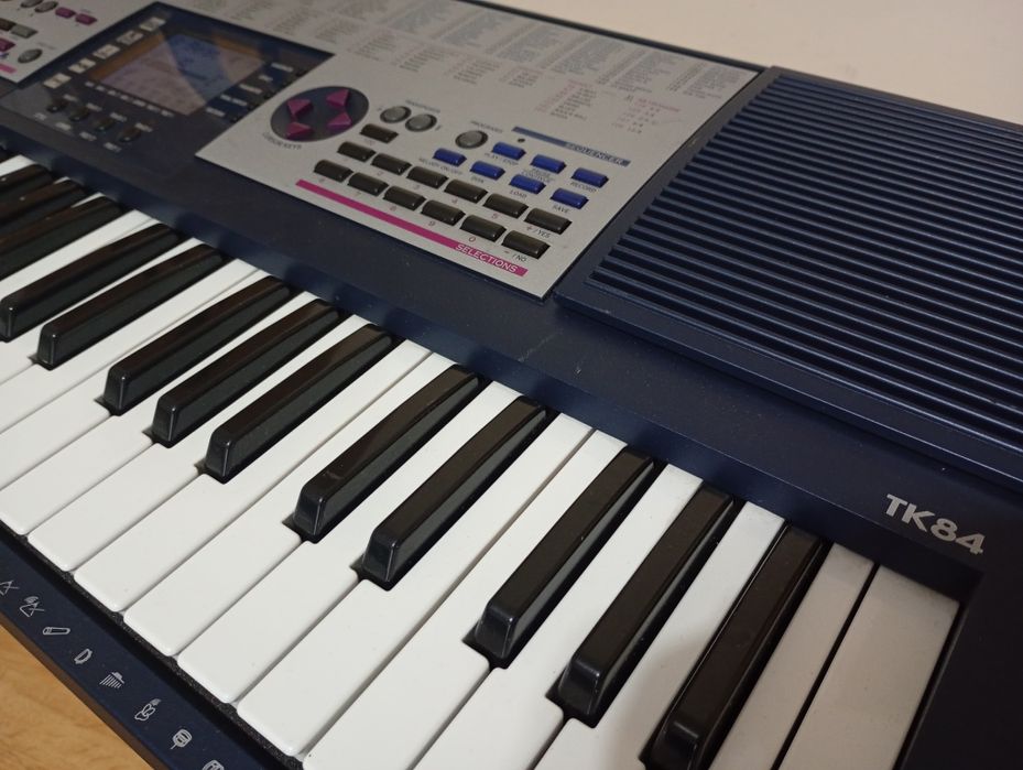 FARFISA TK-84 pian orga sintetizator