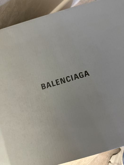 Продам кроссовки