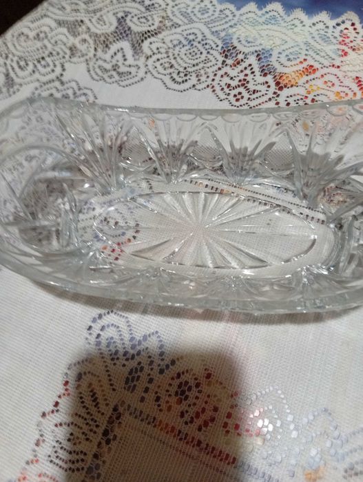 Продавам кристална фруктиера