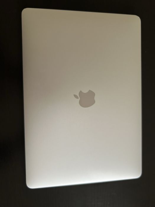 Macbook Pro 13" A1706 i5 16 GB RAM 256 GB SSD 619 cicluri