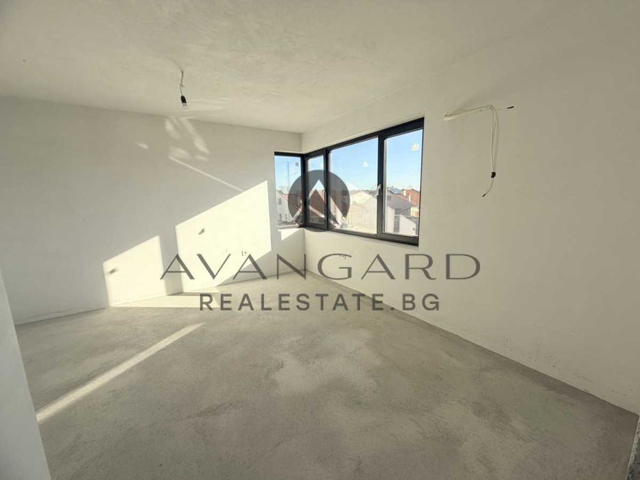 Продава се Къща в с. Златитрап, Област Пловдив - 263 кв.м за 703 €/кв.м - Снимка #15