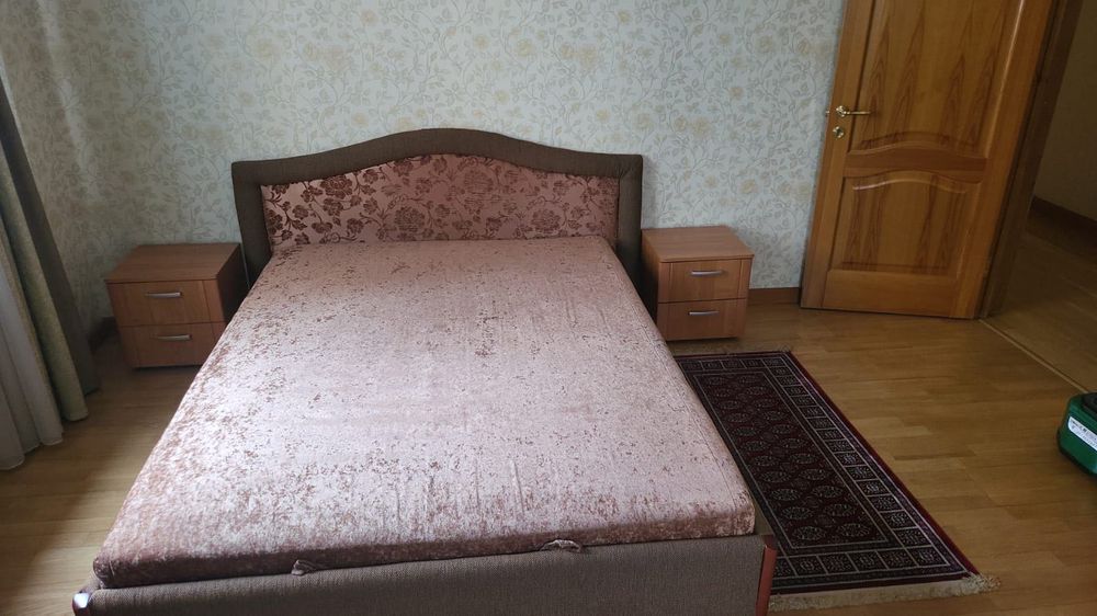 Продам спальный гарнитур