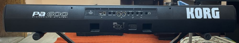 Korg pa600 professoinal arranger
