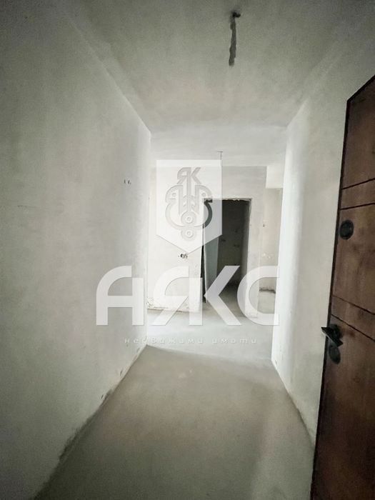 Тристаен апартамент в Центъра