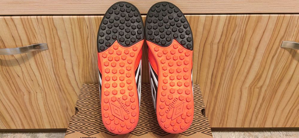 Детски футболни стоножки - чисто нови, номер 36