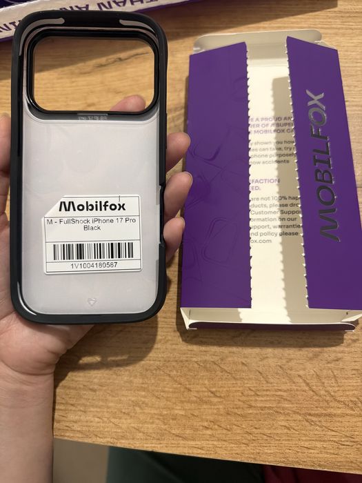 Чисто нов кейс Mobilfox за i phone 17 pro