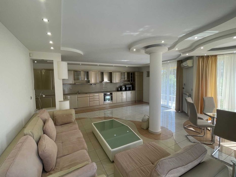 Дава се под наем Тристаен апартамент в София, Борово - 140 кв.м за 1000 € - Снимка #1