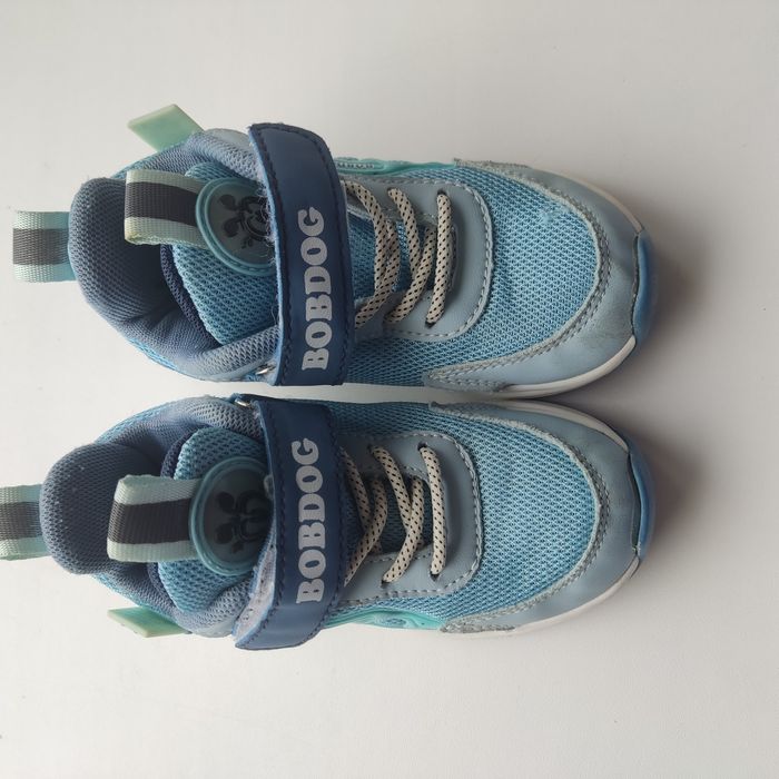 Детские кроссовки р. 28