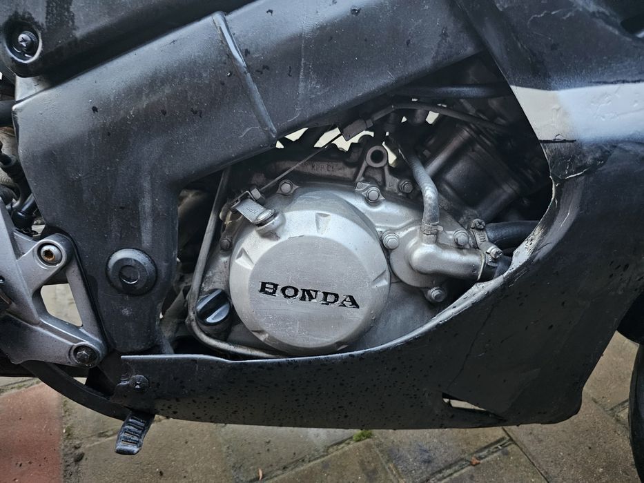 Motor honda cbr 125