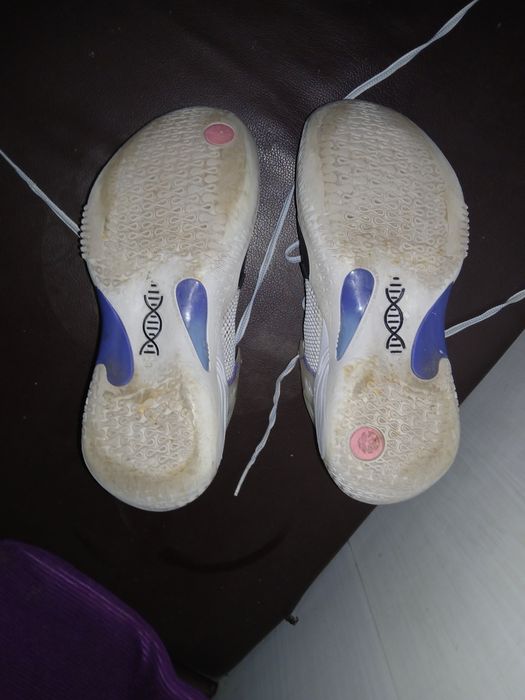 Продаю кроссовки