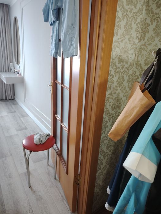 Продам меж комнатные двери