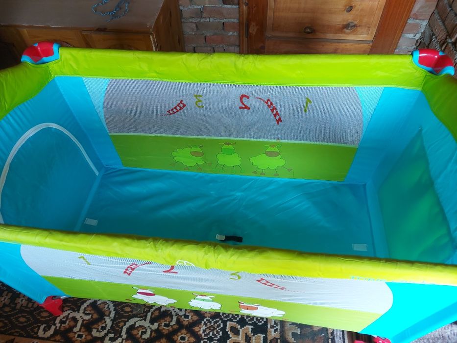 Бебешка кошара на две нива