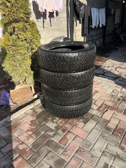 Продам резину в хорошем состояние