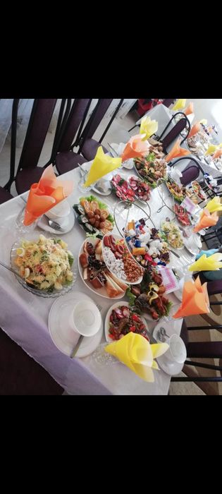 Услуги повара. По заказу. Так же делаем рулеты и лепешки на заказ.