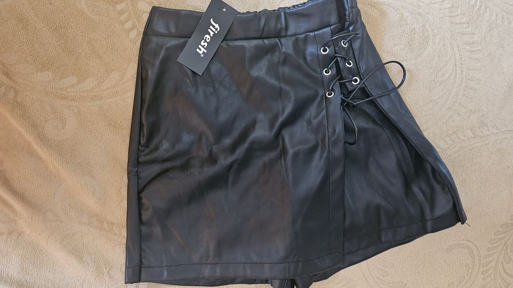 Кожена пола панталон