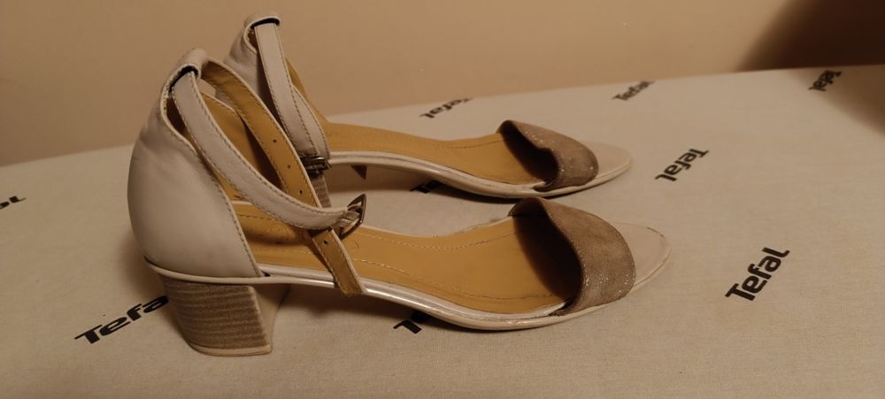 Sandale piele naturala mărimea 37 coloare nude