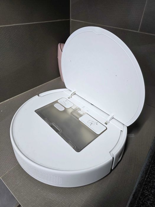 Прахосмукачка робот Xiaomi Mi Robot Vacuum Mop Essential